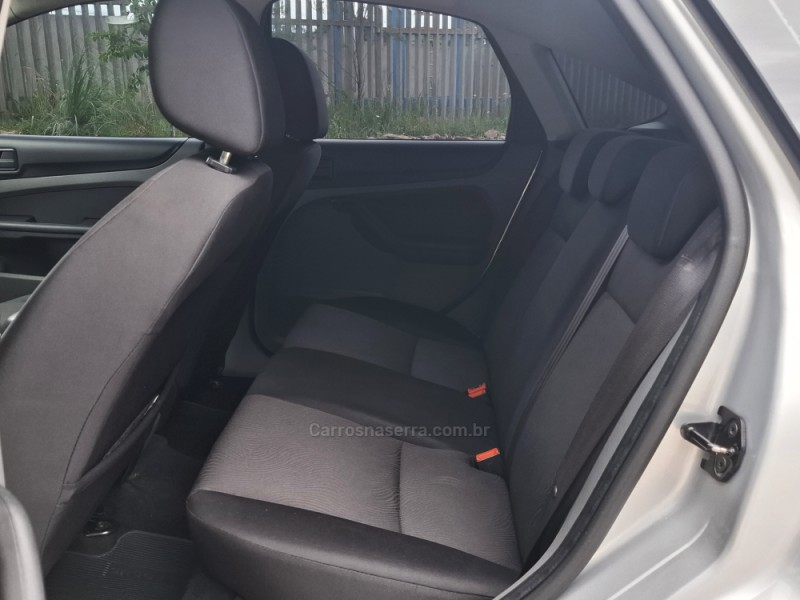 FOCUS 1.6 GLX 16V FLEX 4P MANUAL - 2011 - BENTO GONçALVES