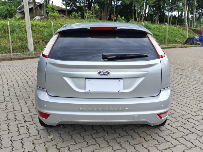 FOCUS 1.6 GLX 16V FLEX 4P MANUAL - 2011 - BENTO GONçALVES