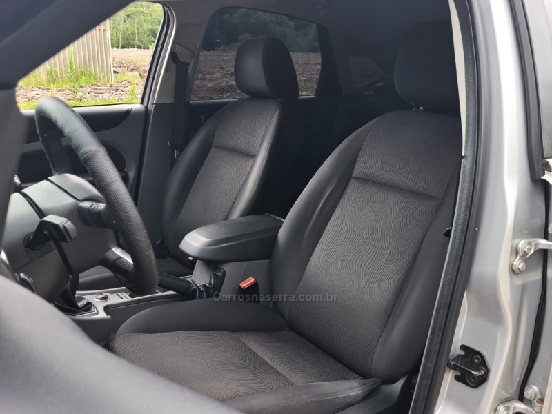 FOCUS 1.6 GLX 16V FLEX 4P MANUAL - 2011 - BENTO GONçALVES