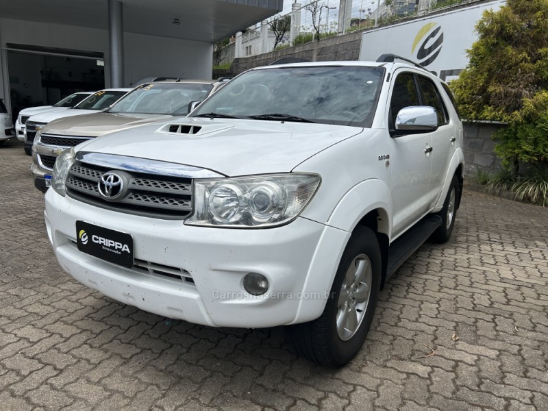 HILUX SW4 3.0 SRV 4X4 7 LUGARES 16V TURBO INTERCOOLER DIESEL 4P AUTOMÁTICO - 2010 - FARROUPILHA