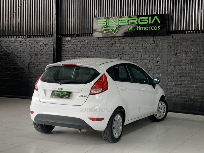 FIESTA 1.6 SE HATCH PLUS 16V FLEX 4P MANUAL - 2015 - CAXIAS DO SUL