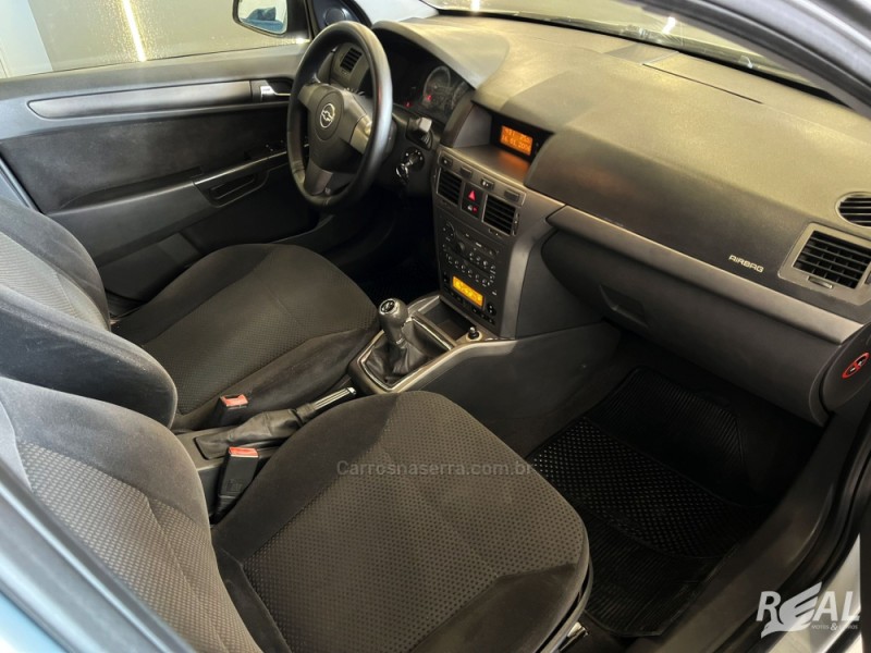 VECTRA 2.0 MPFI GT HATCH 8V FLEX 4P MANUAL - 2011 - SAPIRANGA