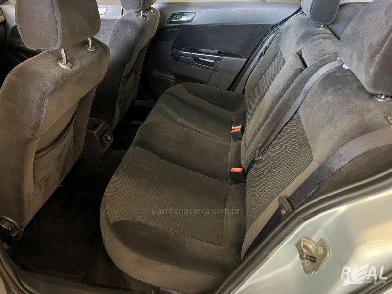 VECTRA 2.0 MPFI GT HATCH 8V FLEX 4P MANUAL - 2011 - SAPIRANGA