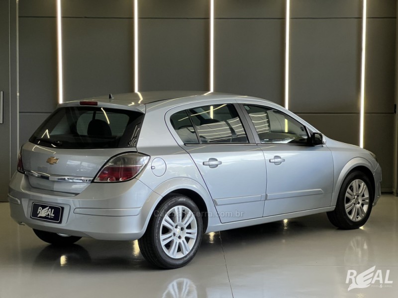 VECTRA 2.0 MPFI GT HATCH 8V FLEX 4P MANUAL - 2011 - SAPIRANGA