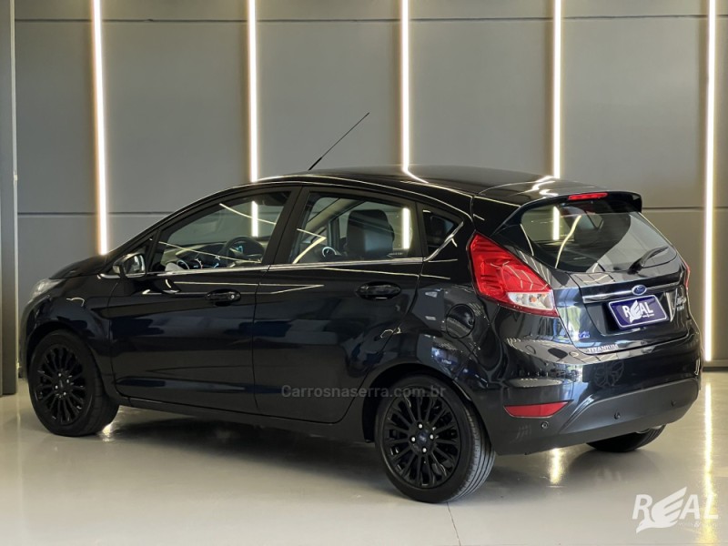 FIESTA 1.0 ECOBOOST TITANIUM HATCH 12V GASOLINA 4P AUTOMÁTICO - 2017 - SAPIRANGA