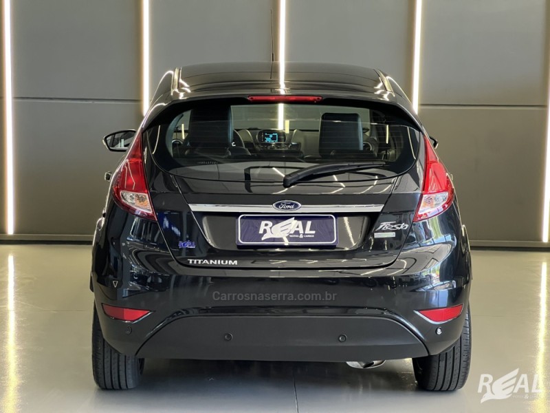 FIESTA 1.0 ECOBOOST TITANIUM HATCH 12V GASOLINA 4P AUTOMÁTICO - 2017 - SAPIRANGA