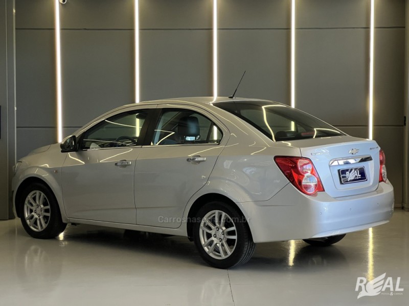 SONIC 1.6 LTZ SEDAN 16V FLEX 4P AUTOMÁTICO - 2014 - SAPIRANGA