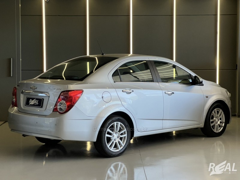 SONIC 1.6 LTZ SEDAN 16V FLEX 4P AUTOMÁTICO - 2014 - SAPIRANGA