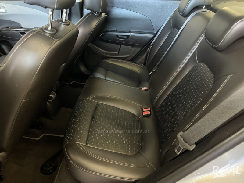 SONIC 1.6 LTZ SEDAN 16V FLEX 4P AUTOMÁTICO - 2014 - SAPIRANGA