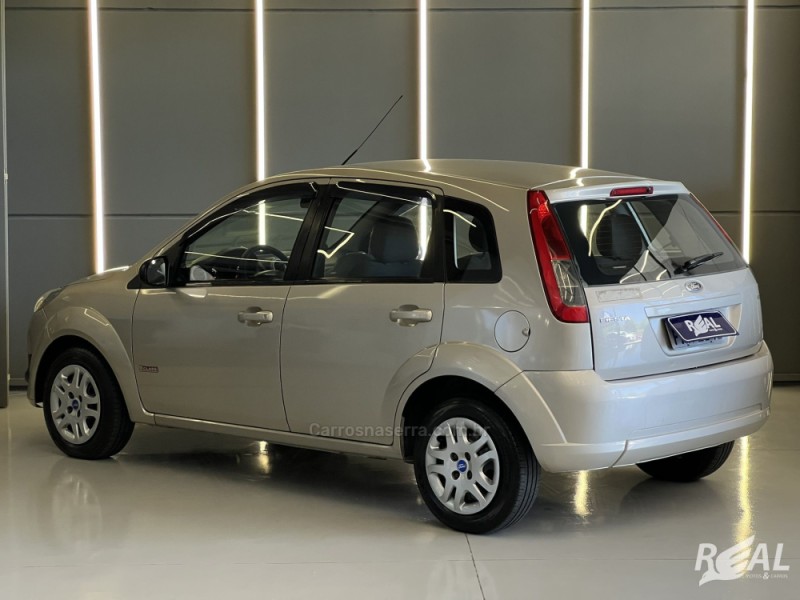 FIESTA 1.6 MPI CLASS HATCH 8V FLEX 4P MANUAL - 2013 - SAPIRANGA