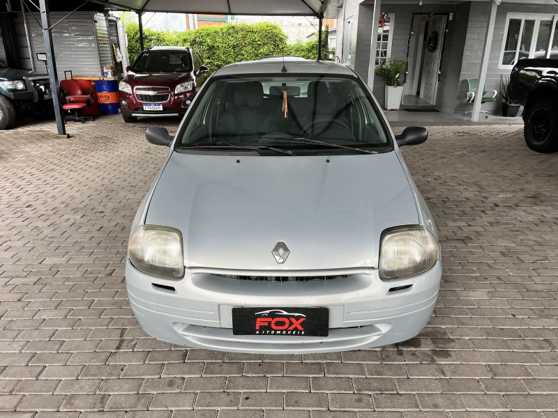 CLIO 1.0 RN 16V GASOLINA 4P MANUAL - 2001 - CAXIAS DO SUL
