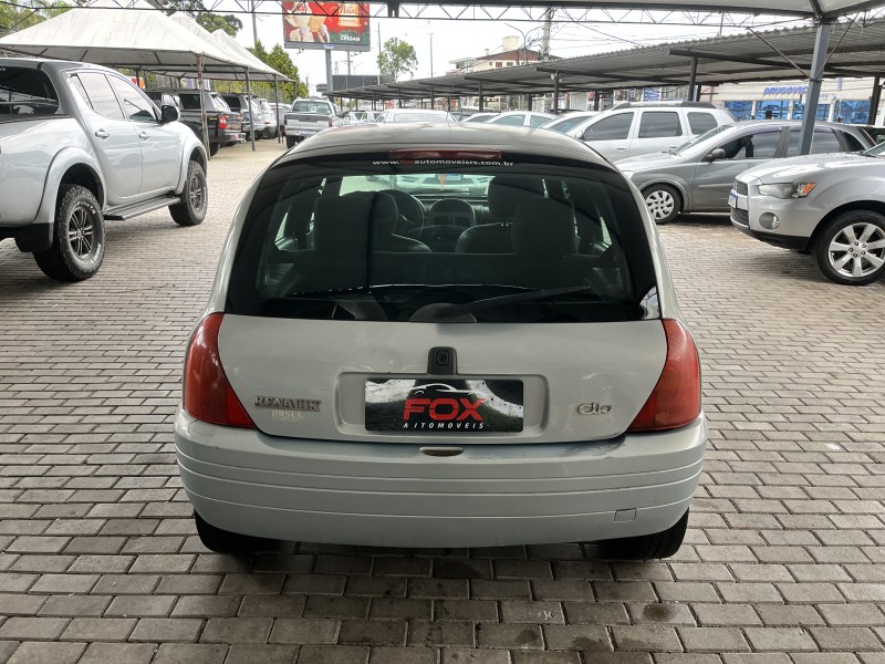 CLIO 1.0 RN 16V GASOLINA 4P MANUAL - 2001 - CAXIAS DO SUL