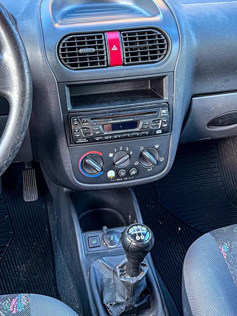 CORSA 1.0 MPFI 8V GASOLINA 4P MANUAL - 2004 - CANELA