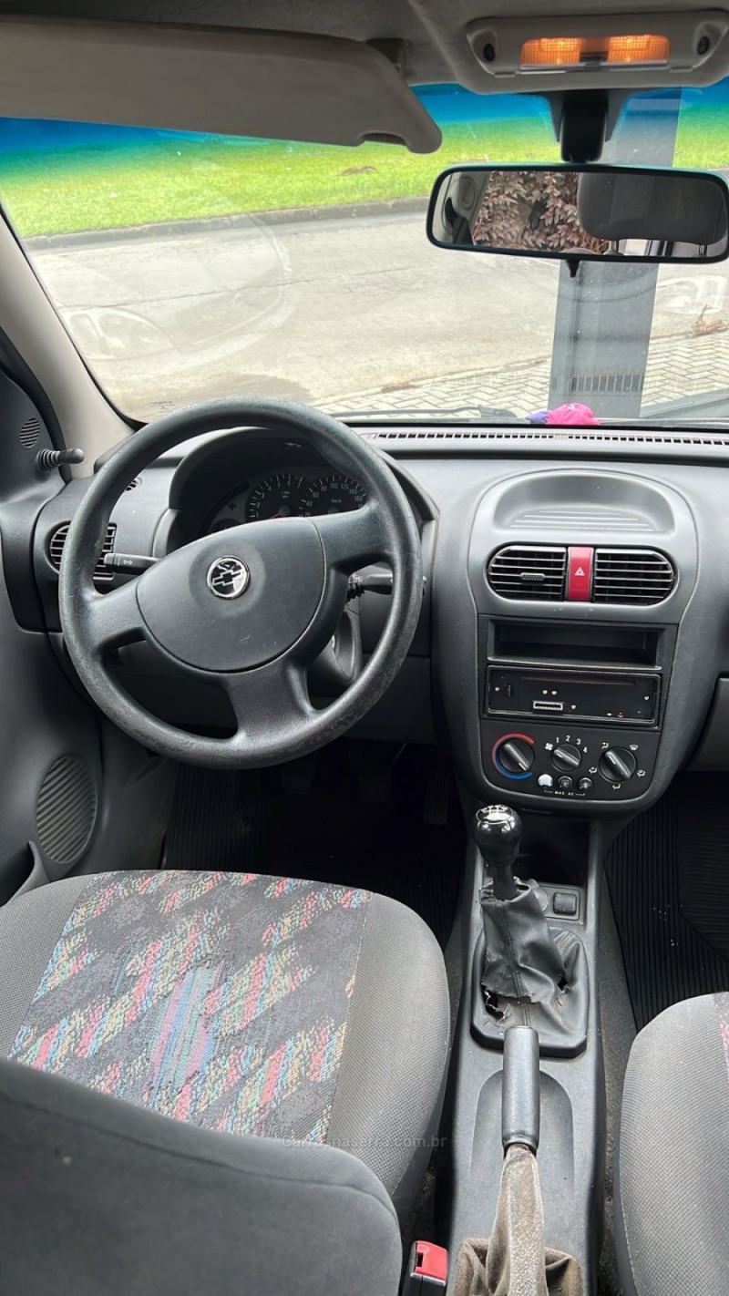 CORSA 1.0 MPFI 8V GASOLINA 4P MANUAL - 2004 - CANELA