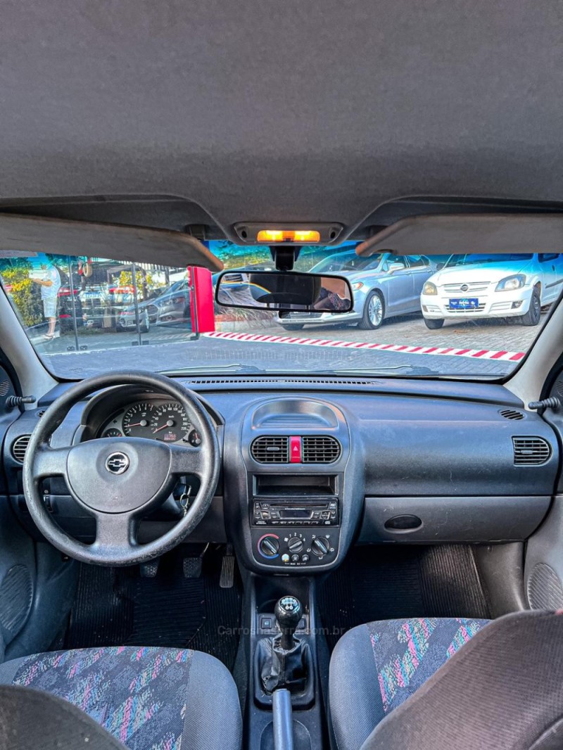 CORSA 1.0 MPFI 8V GASOLINA 4P MANUAL - 2004 - CANELA
