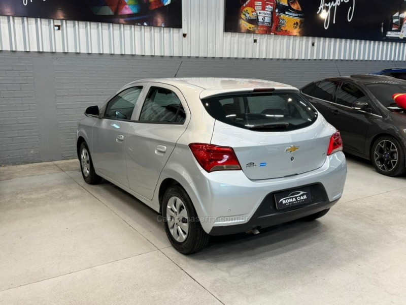 ONIX 1.0 LT 12V FLEX 4P MANUAL - 2018 - CAXIAS DO SUL