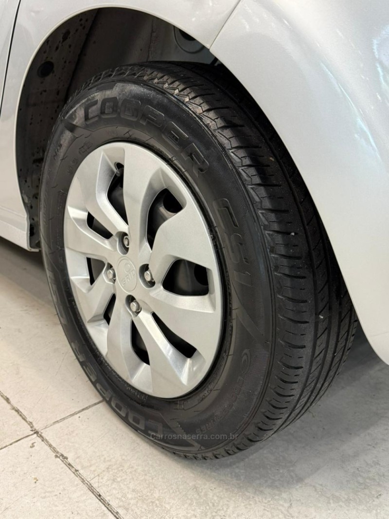 ONIX 1.0 LT 12V FLEX 4P MANUAL - 2018 - CAXIAS DO SUL