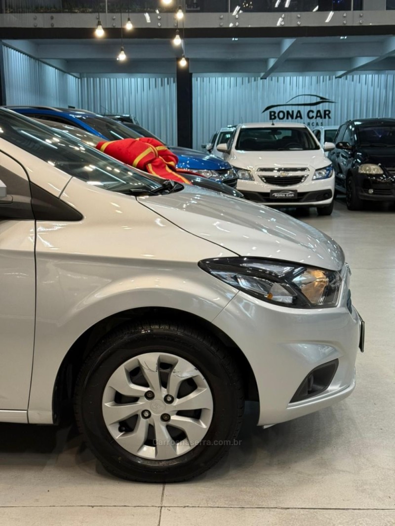 ONIX 1.0 LT 12V FLEX 4P MANUAL - 2018 - CAXIAS DO SUL