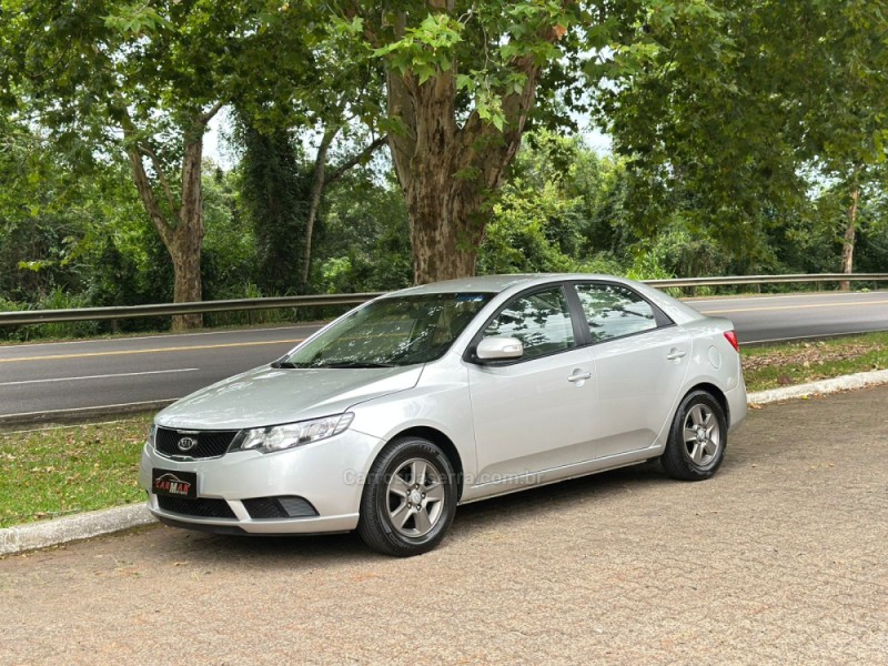 CERATO 1.6 SX2 16V GASOLINA 4P MANUAL - 2011 - DOIS IRMãOS