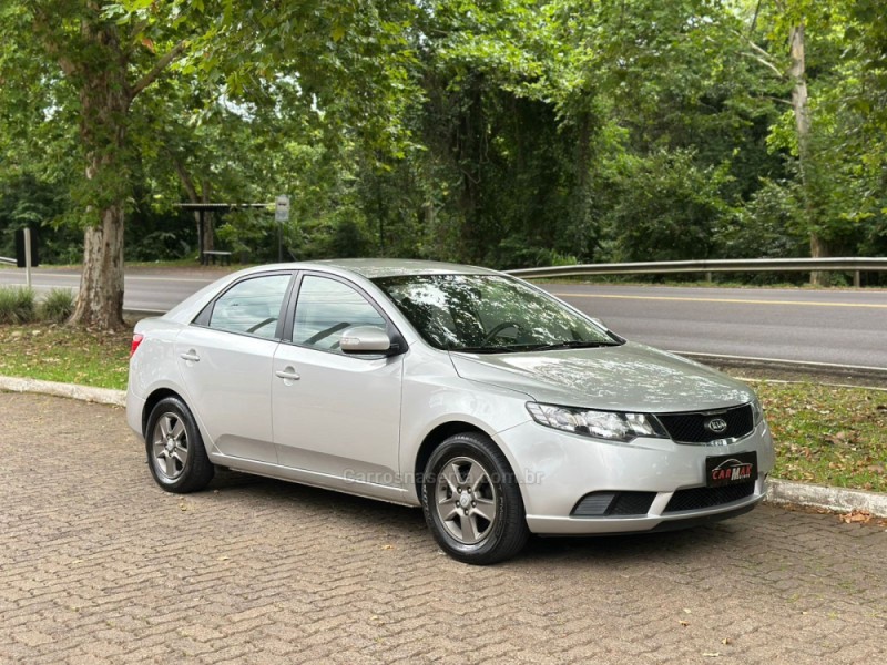 CERATO 1.6 SX2 16V GASOLINA 4P MANUAL - 2011 - DOIS IRMãOS