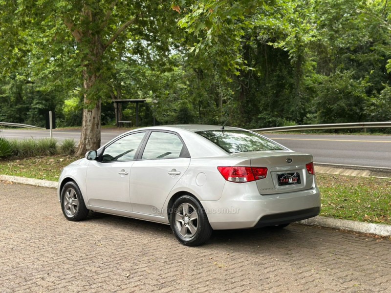 CERATO 1.6 SX2 16V GASOLINA 4P MANUAL - 2011 - DOIS IRMãOS