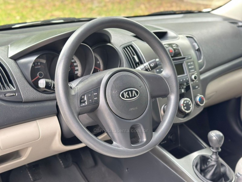 CERATO 1.6 SX2 16V GASOLINA 4P MANUAL - 2011 - DOIS IRMãOS