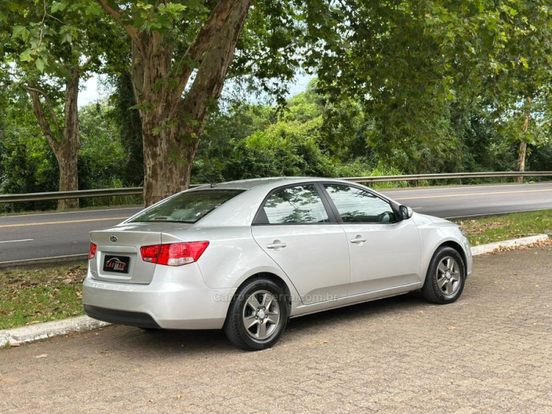 CERATO 1.6 SX2 16V GASOLINA 4P MANUAL - 2011 - DOIS IRMãOS