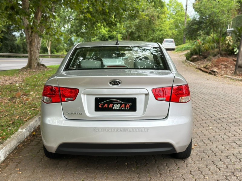 CERATO 1.6 SX2 16V GASOLINA 4P MANUAL - 2011 - DOIS IRMãOS