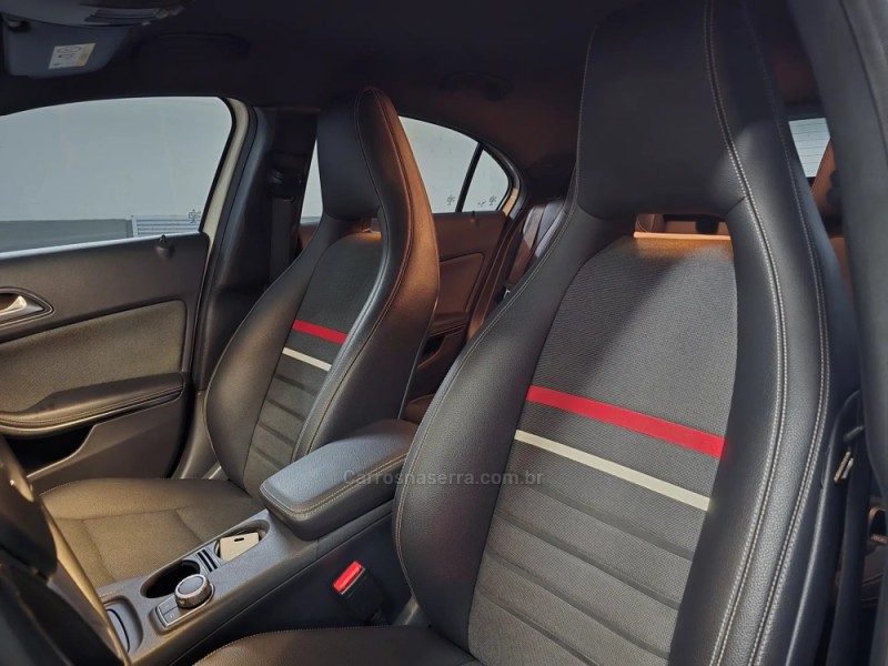 A 200 1.6 TURBO URBAN 16V GASOLINA 4P AUTOMÁTICO - 2015 - PORTO ALEGRE