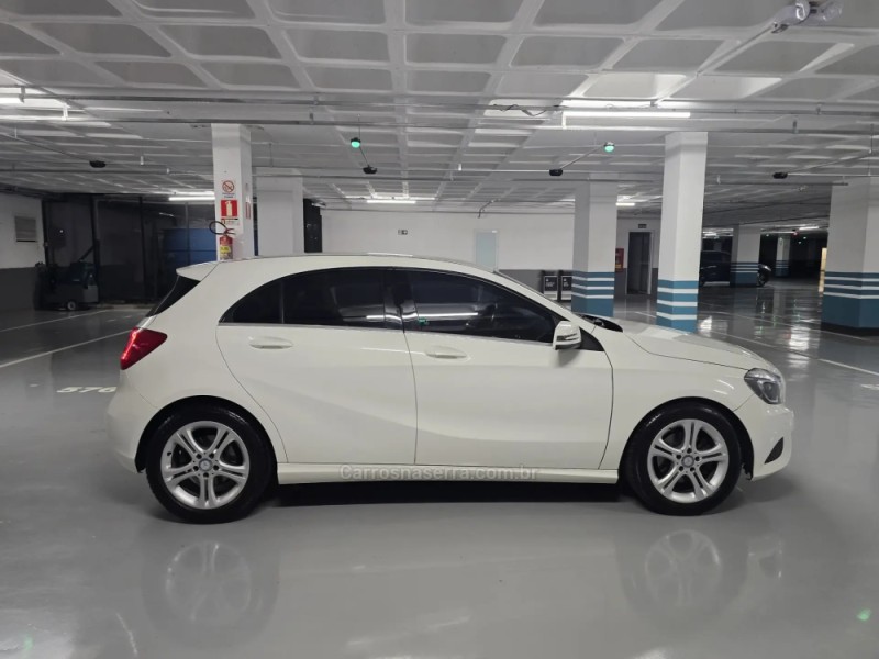 A 200 1.6 TURBO URBAN 16V GASOLINA 4P AUTOMÁTICO - 2015 - PORTO ALEGRE