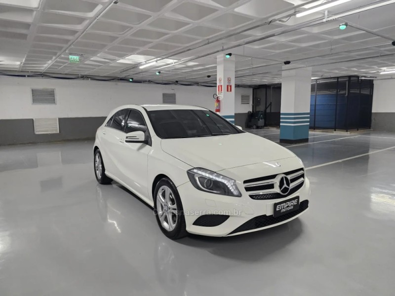 A 200 1.6 TURBO URBAN 16V GASOLINA 4P AUTOMÁTICO - 2015 - PORTO ALEGRE