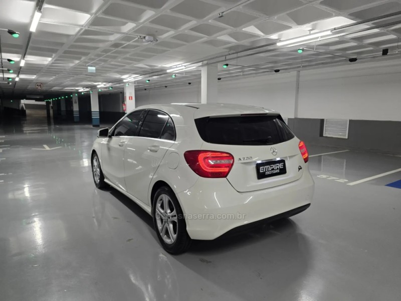 A 200 1.6 TURBO URBAN 16V GASOLINA 4P AUTOMÁTICO - 2015 - PORTO ALEGRE