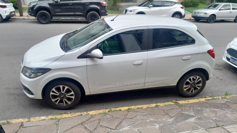 ONIX 1.4 MPFI LTZ 8V FLEX 4P MANUAL - 2015 - BENTO GONçALVES