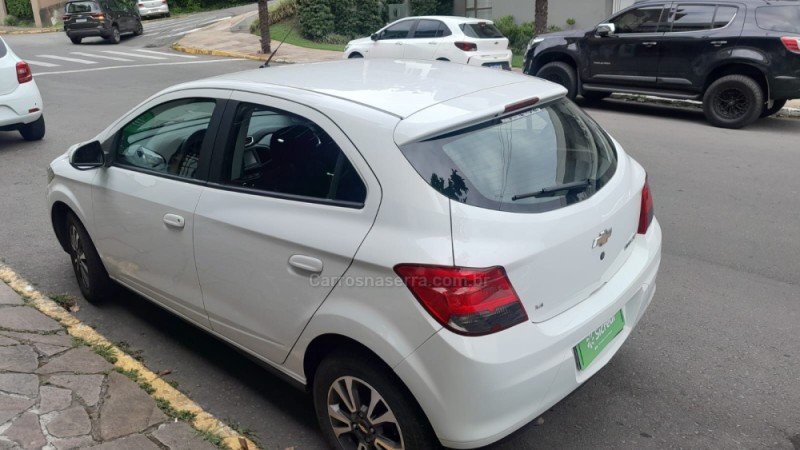 ONIX 1.4 MPFI LTZ 8V FLEX 4P MANUAL - 2015 - BENTO GONçALVES