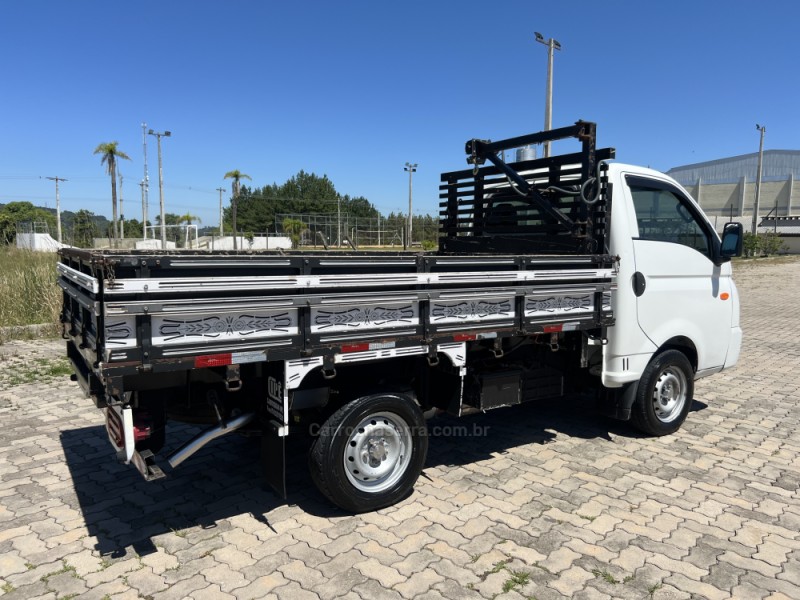 HR 2.5 TCI HD LONGO COM CAÇAMBA 4X2 8V 97CV TURBO INTERCOOLER DIESEL 2P MANUAL - 2016 - ANTôNIO PRADO