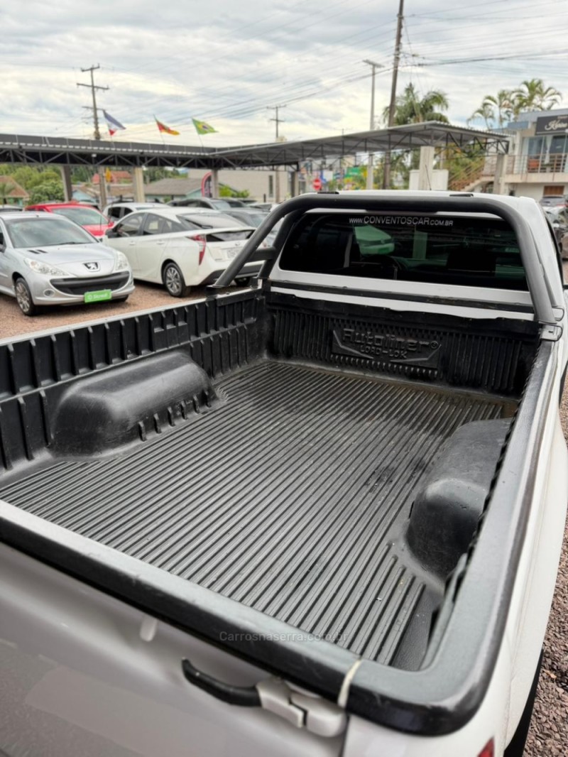 S10 2.8 LS 4X4 CS 16V TURBO DIESEL 2P MANUAL - 2018 - LAJEADO