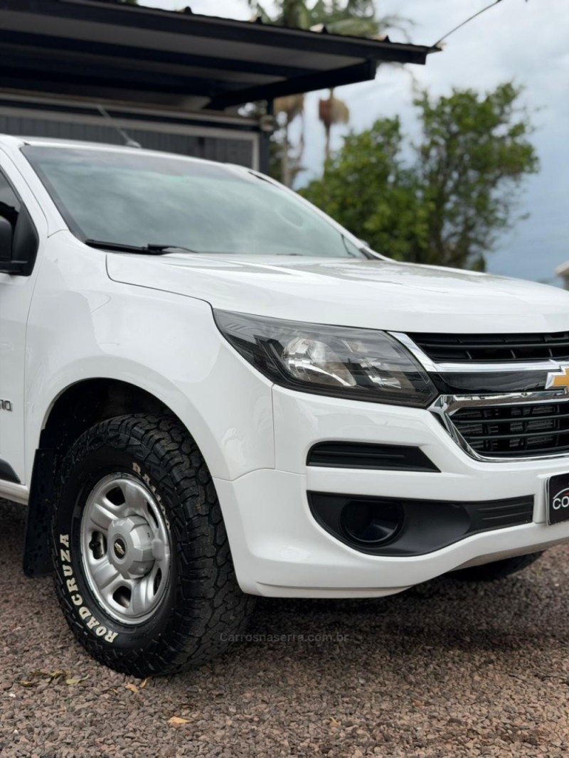 S10 2.8 LS 4X4 CS 16V TURBO DIESEL 2P MANUAL - 2018 - LAJEADO