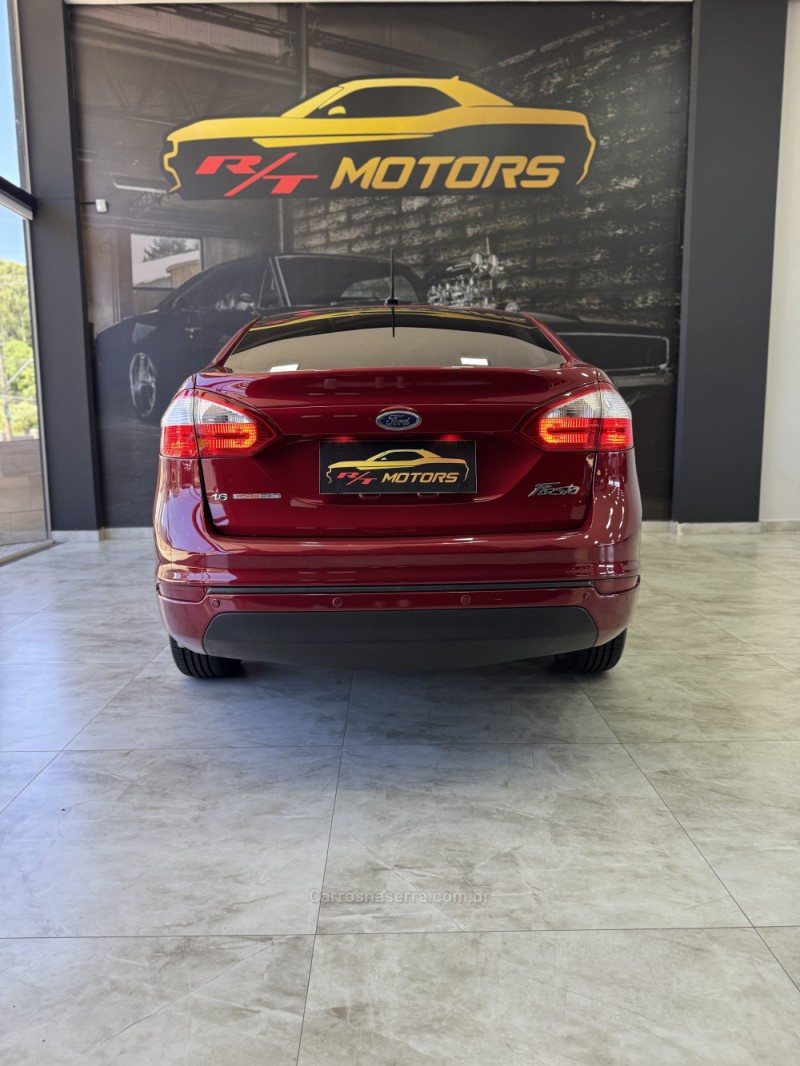FIESTA 1.6 SE PLUS SEDAN 16V FLEX 4P AUTOMÁTICO - 2014 - CAXIAS DO SUL