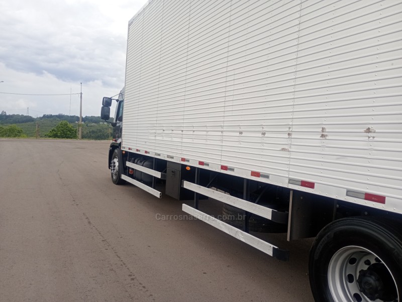 CARGO 2423 E 6X2 TURBO - 2013 - FARROUPILHA