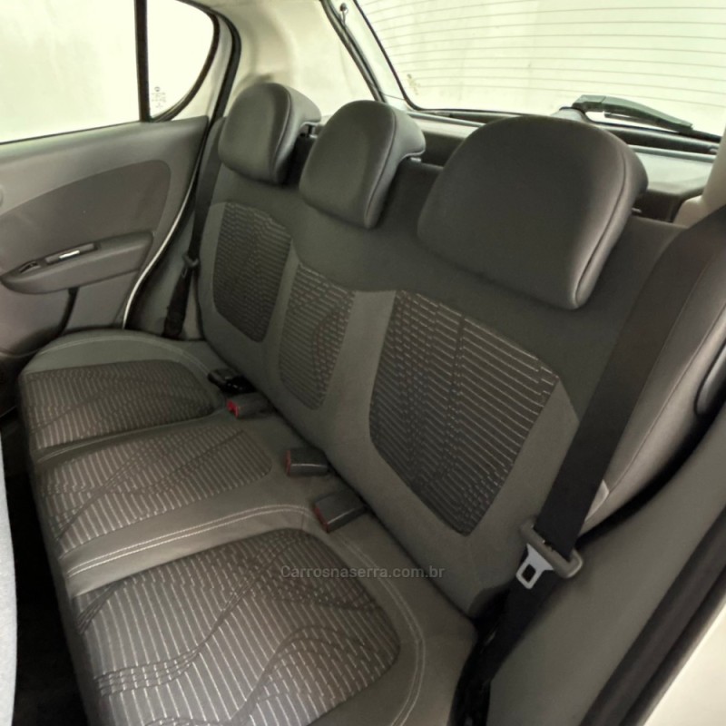 PALIO 1.0 MPI ATTRACTIVE 8V FLEX 4P MANUAL - 2016 - VACARIA