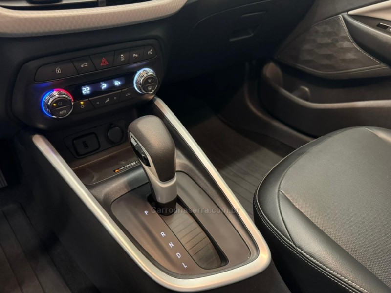 ONIX 1.0	PREMIER II PLUS 12V TURBO FLEX 4P AUTOMÁTICO - 2025 - VERANóPOLIS