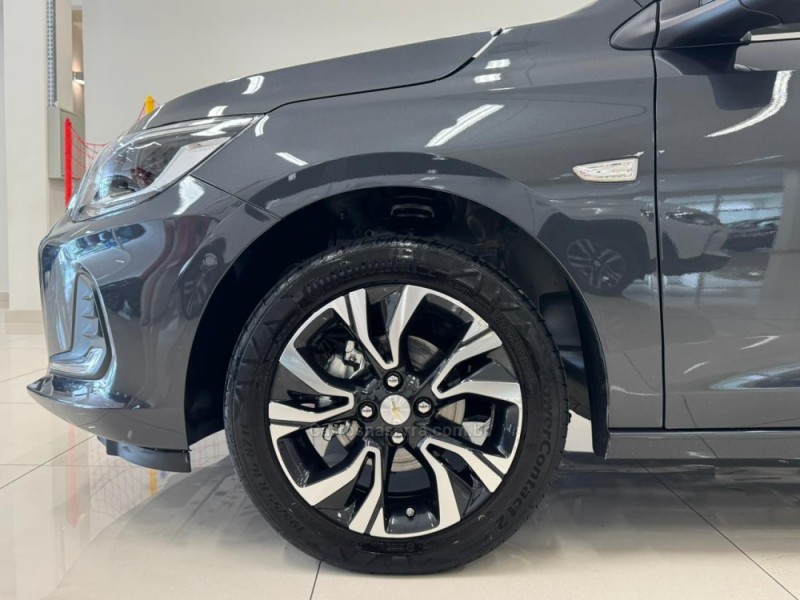 ONIX 1.0	PREMIER II PLUS 12V TURBO FLEX 4P AUTOMÁTICO - 2025 - VERANóPOLIS