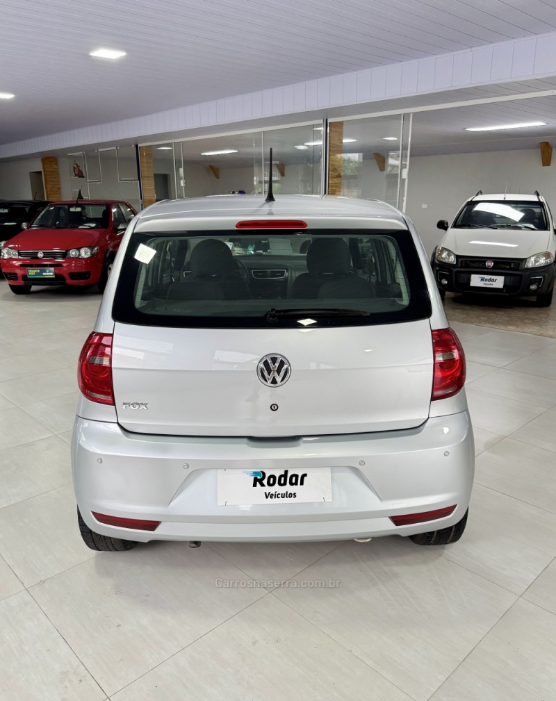 FOX 1.0 MI TREND 8V FLEX 4P MANUAL - 2013 - VILA FLORES