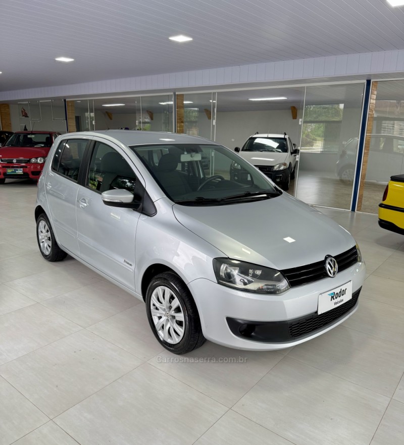 FOX 1.0 MI TREND 8V FLEX 4P MANUAL - 2013 - VILA FLORES