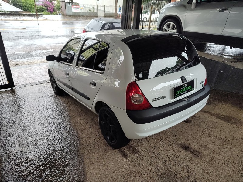 CLIO 1.0 AUTHENTIQUE 8V GASOLINA 4P MANUAL - 2006 - CAXIAS DO SUL