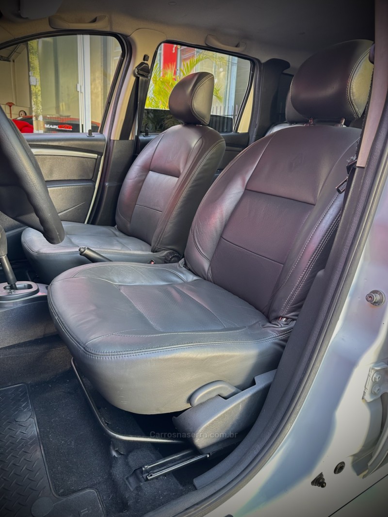 DUSTER 2.0 TECH ROAD 4X2 16V FLEX 4P AUTOMÁTICO - 2014 - ESTâNCIA VELHA