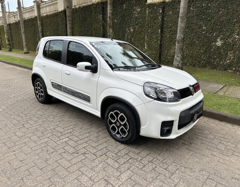 UNO 1.4 SPORTING 8V FLEX 4P AUTOMÁTICO - 2016 - CAXIAS DO SUL