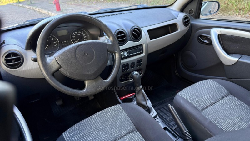 SANDERO 1.6 EXPRESSION 8V FLEX 4P MANUAL - 2009 - GUAPORé