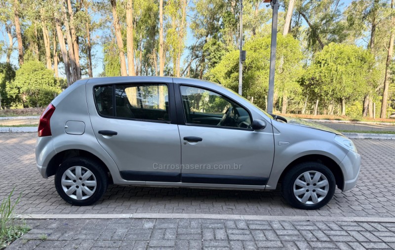 SANDERO 1.6 EXPRESSION 8V FLEX 4P MANUAL - 2009 - GUAPORé