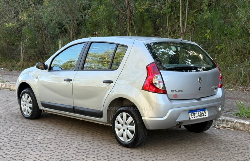 SANDERO 1.6 EXPRESSION 8V FLEX 4P MANUAL - 2009 - GUAPORé
